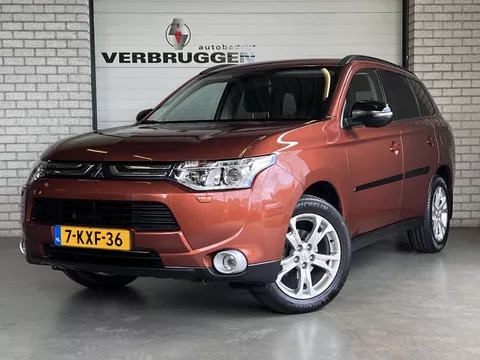 Mitsubishi Outlander 2.0 Intense+ | 7 pers | Trekhaak | 18&quot; LMV | Camera | Navi | All-in rijklaarprijs
