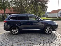 Mitsubishi Outlander 2.0 Connect Pro | Trekhaak | 18" LMV | 360 Camera | Carplay | All-in rijklaarprijs Foto