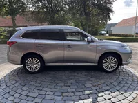 Mitsubishi Outlander 2.4 PHEV Instyle | Leder | Schuif/Kanteldak | 360 Camera | Adap.Cruise | All-in rijklaarprijs Foto