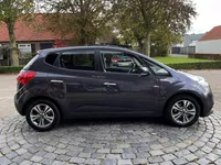 Kia Venga 1.6 CVVT Platinum Edition | Schuif/Kanteldak | Navi | Camera | ALL-Season | Keyless | All-in rijklaarprijs Foto