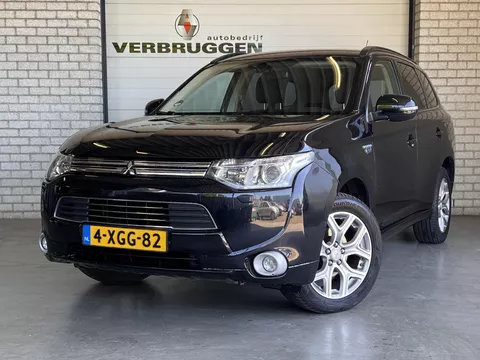 Mitsubishi Outlander 2.0 PHEV Executive Edition | Trekhaak | 18&quot; LMV | Navi | Camera | All-in rijklaarprijs