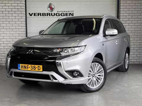 Mitsubishi Outlander 2.4 PHEV Pure+ | Trekhaak | Carplay | PDC V+A | 18" LMV | All-in rijklaarprijs Mitsubishi Outlander 2.4 PHEV Pure+ | Trekhaak | Carplay | PDC V+A | 18" LMV | All-in rijklaarprijs